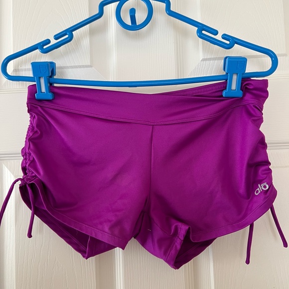 Alo Yoga Shorts Bundle size Small - Picture 7 of 7
